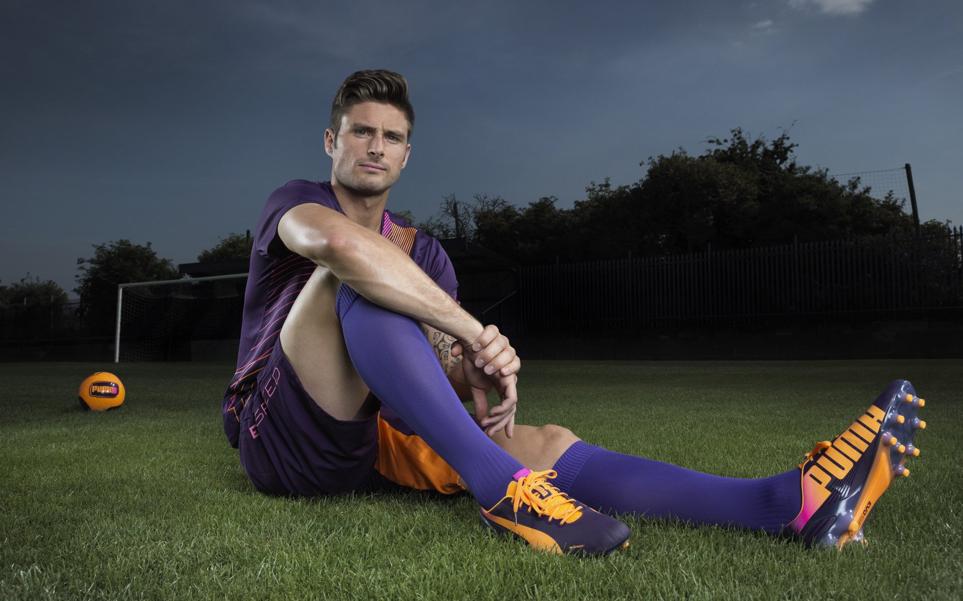 凯恩连续十场比赛得分突破纪录，西班牙队挑战极限！